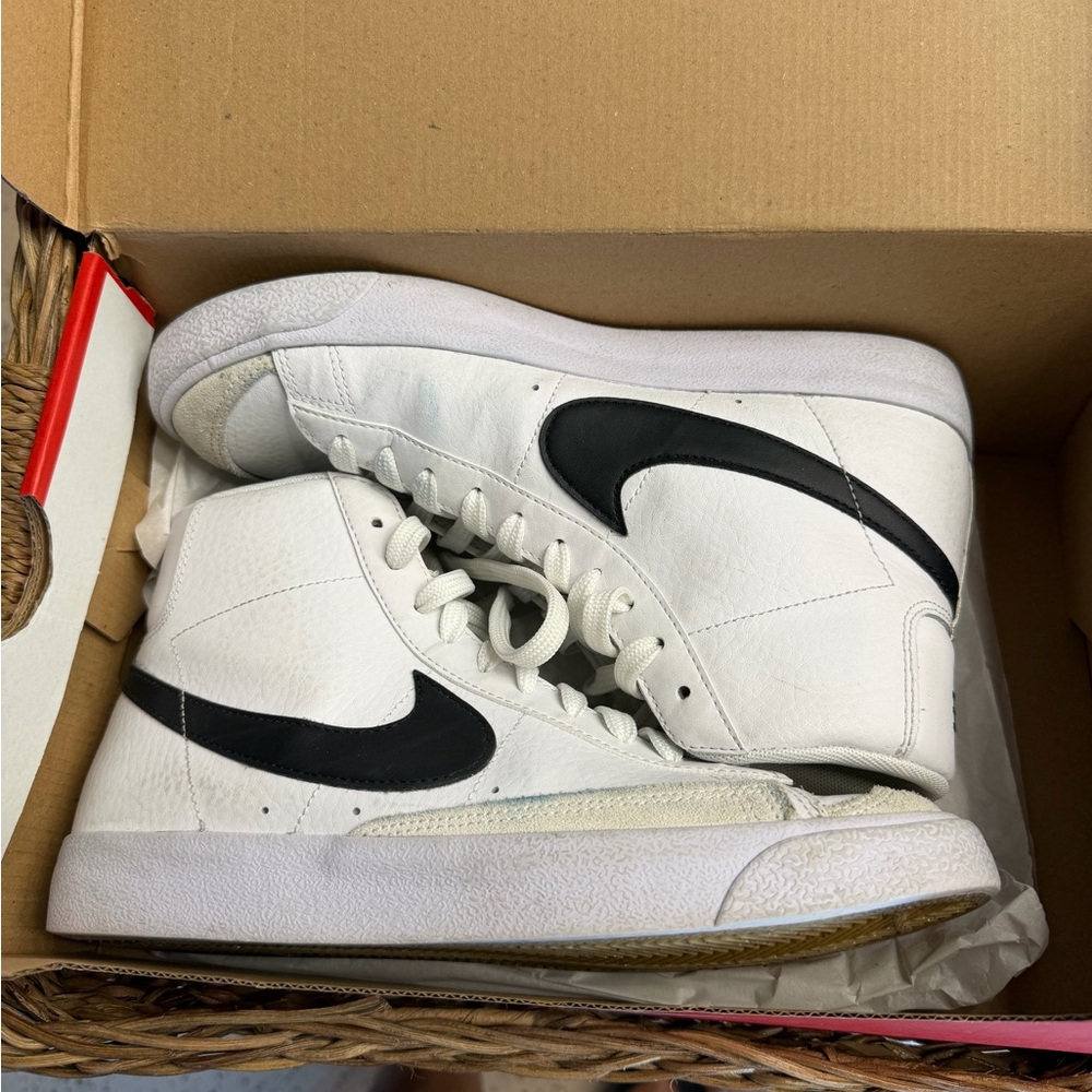 Nike Blazer Mid 77’ High-Top Sneakers